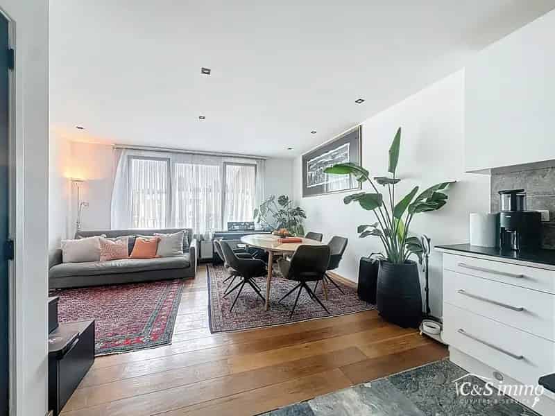 Duplexwoning te koop: 4 slaapkamers, terras en privé-ingang