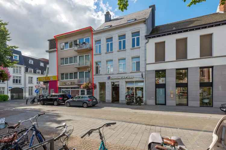 Opbrengsteigendom met 6 ruime appartementen en 2 handelspanden