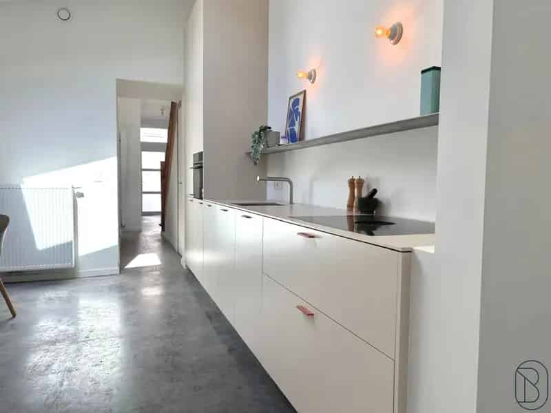 Te Huur: Gerenoveerde Rijwoning 3 Slaapkamers Kortrijk