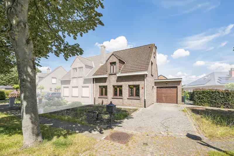 Huis te huur Vromenhove: 3 slaapkamers, grote tuin en garage