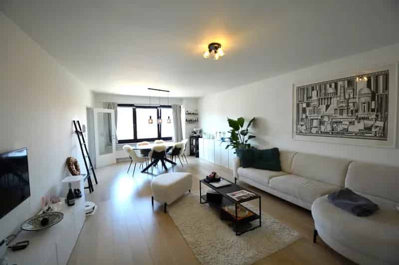 Appartement te koop 2 slaapkamers terras garagebox gerenoveerd