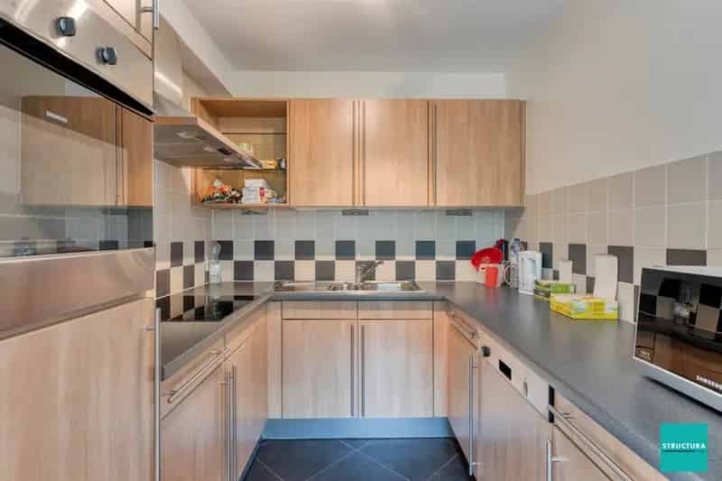 Appartement te koop: Instapklaar 2-slaapkamer appartement met terras