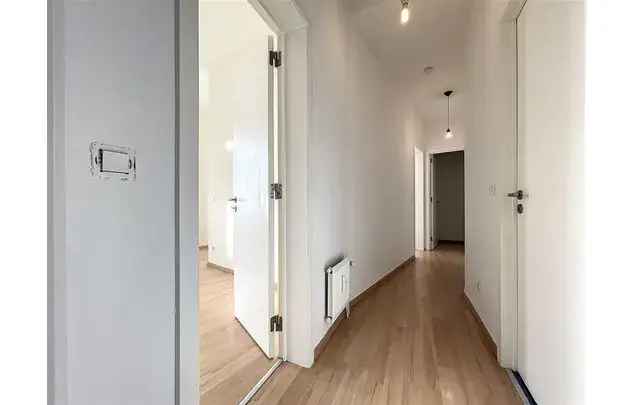 Huur 2 slaapkamer appartement van 95 m² in Brussels