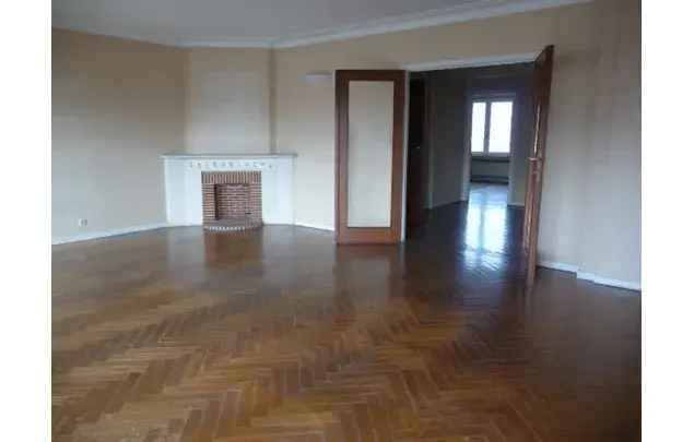 Huur 1 Slaapkamer Appartement 94m² Luik