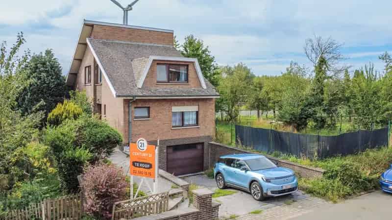 4 Gevel Woning 4 slaapkamers 2 badkamers te koop