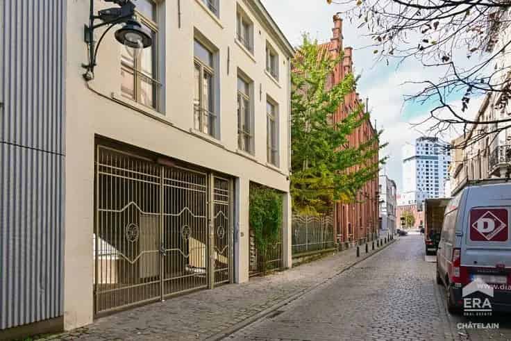 Appartementsblok te Koop Brussel 1042m² Casco Renovatie