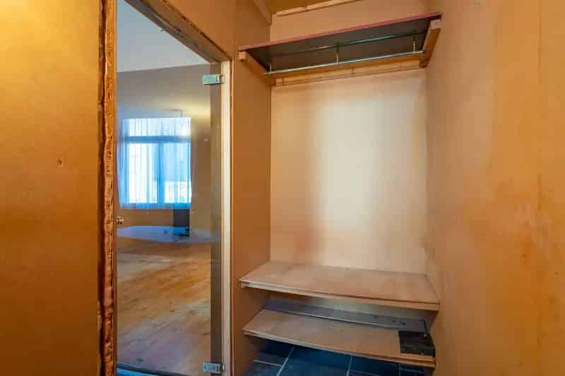 Te renoveren woning grote tuin zij-ingang