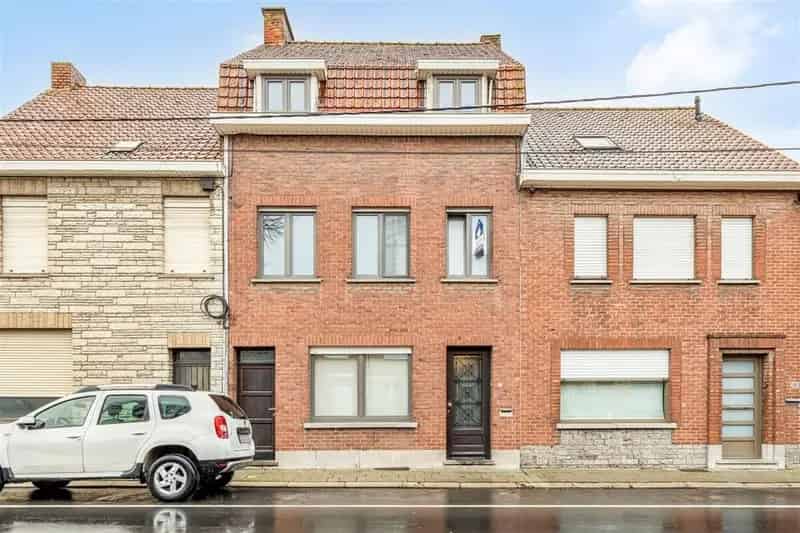 Huis te huur in Kuurne: 5 slaapkamers, tuin en centrale verwarming
