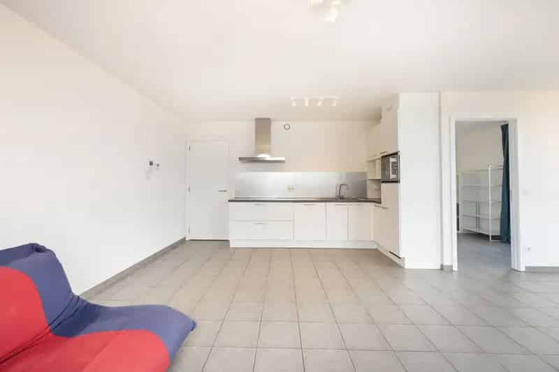 Appartement te koop Molenbeek 70m
											  1 slaapkamer terras