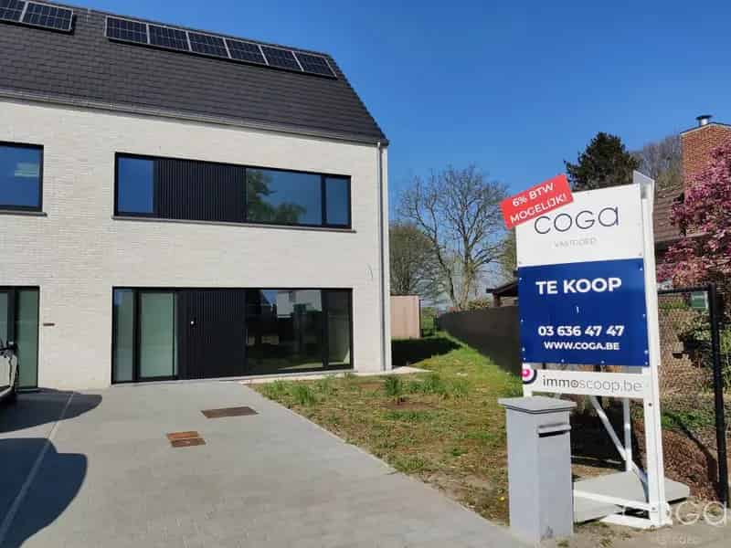 Moderne Halfopen Woning te Koop in Wuustwezel