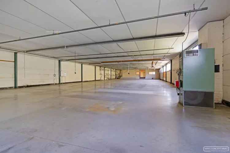 Magazijn te koop Anzegem 1000m² met burelen en kelder