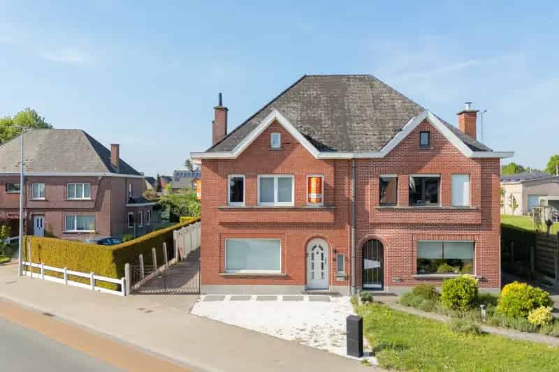 Gerenoveerde woning met 3 slaapkamers te koop in Gavere