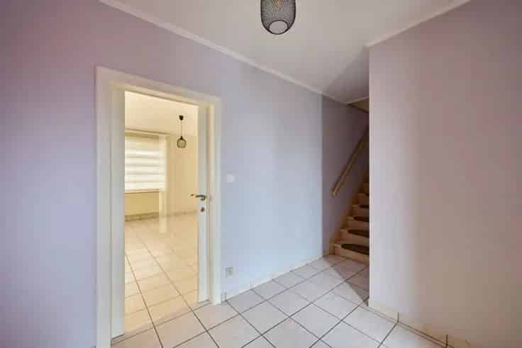 Ruime Gezinswoning 11a 3 slaapkamers Volledig Onderkelderd