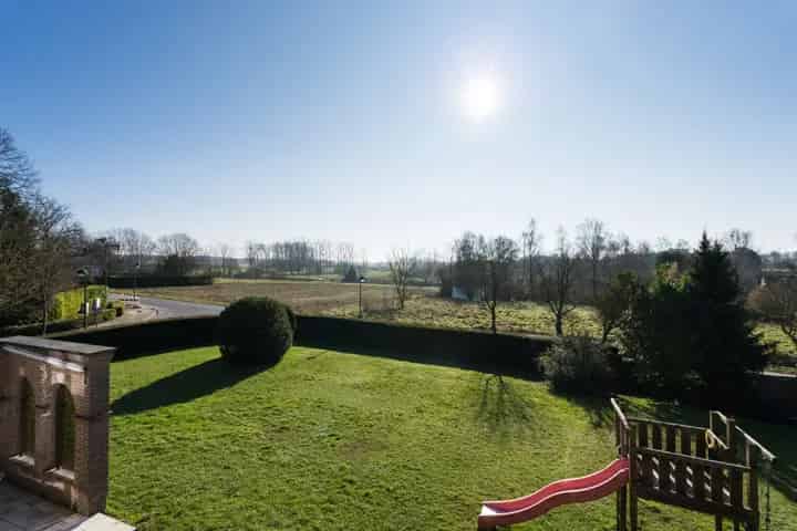 Gezinswoning 4 slaapkamers  Garage Tuin  Gerenoveerd