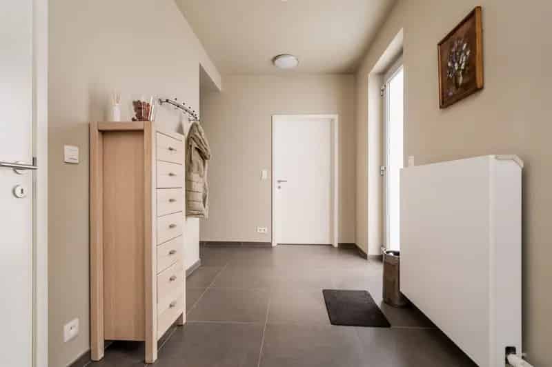 Ruim gelijkvloers appartement met tuin en 3 parkeerplaatsen