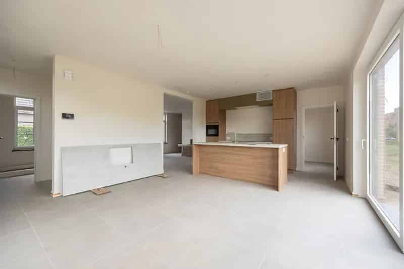 Ruime gezinswoning 245m2 3 slaapkamers