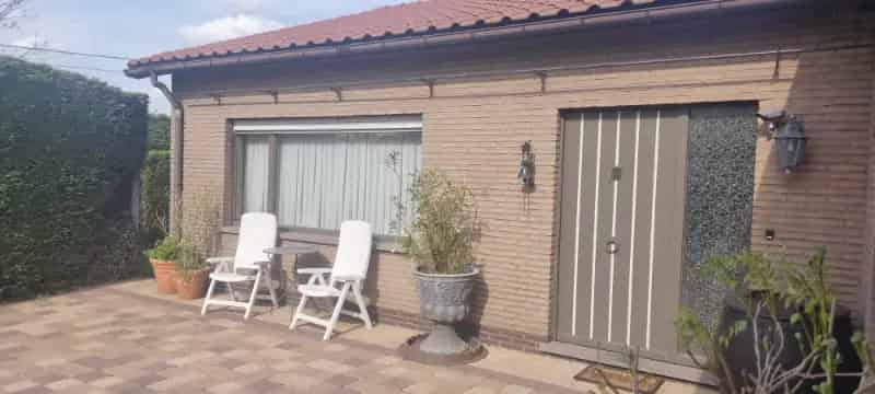 Bungalow te koop: 3 slaapkamers, grote tuin, garage en carport
