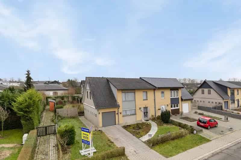 3 gevel woning te koop