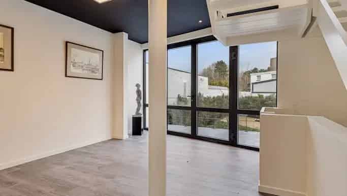 Kantoor te huur Veurne 363m2 Dubbele Parking Vernieuwd