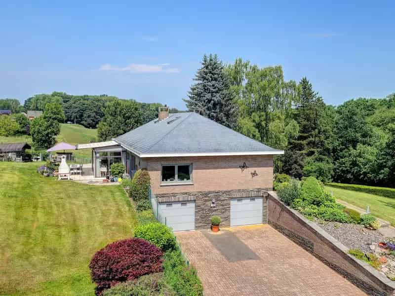 Huis te huur Overijse: 4 slaapkamers, grote tuin, onderkelderd