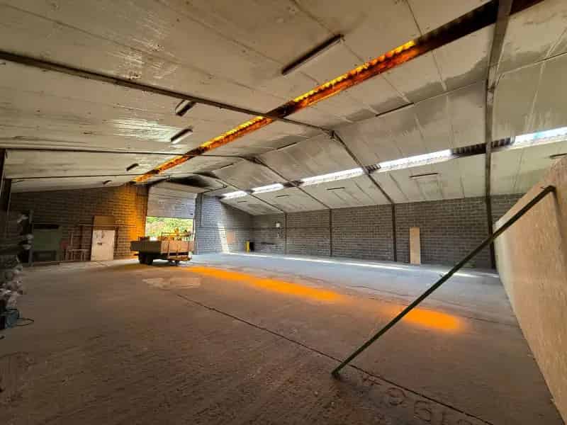 Magazijn te Huur Lendelede 380m² Ambachtelijke Zone