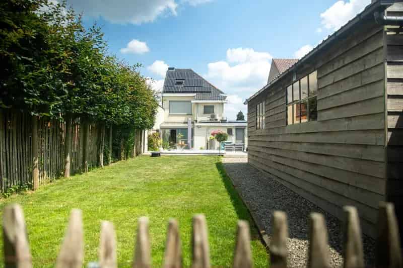 Huis te koop Haasdonk: Instapklare HOB met Zwemspa en Zonnepanelen