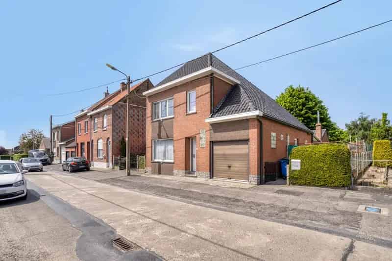 Te renoveren woning met bouwperceel