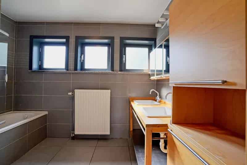 Ruim Appartement met Terras te Belsele