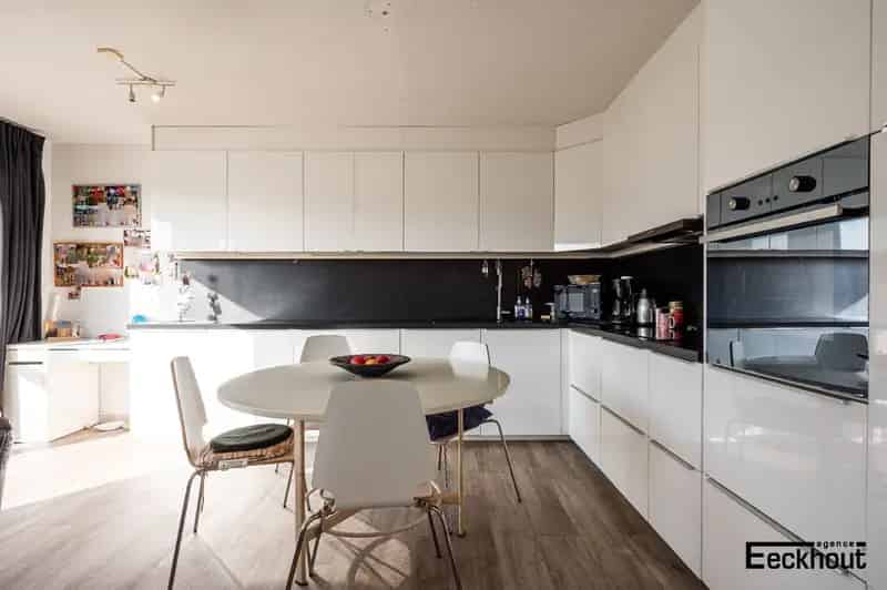 Instapklare woning met garage en tuin nabij strand
