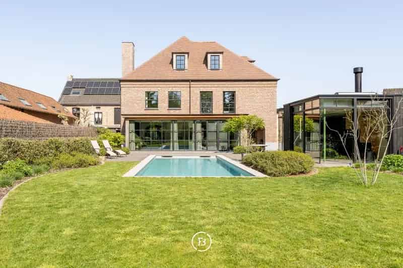 Energiezuinige Villa te Lichtervelde 500m2 5 slaapkamers Zwembad