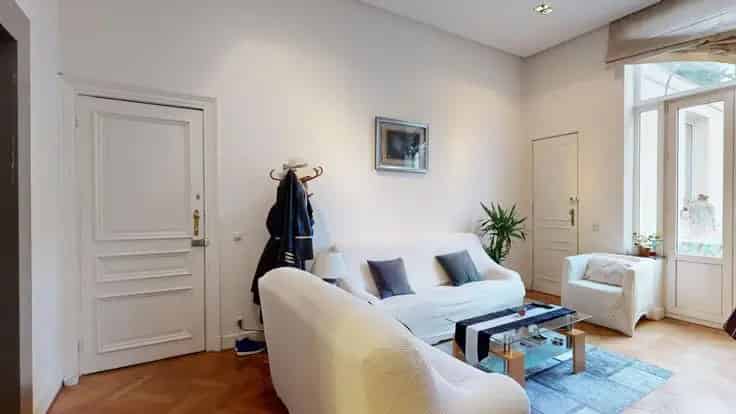 Appartement 2 Slaapkamers Terras Rustig Klein Gebouw