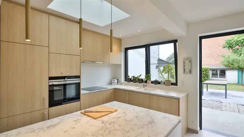 Gerenoveerde Rijwoning Wilrijk: Charmant en Modern