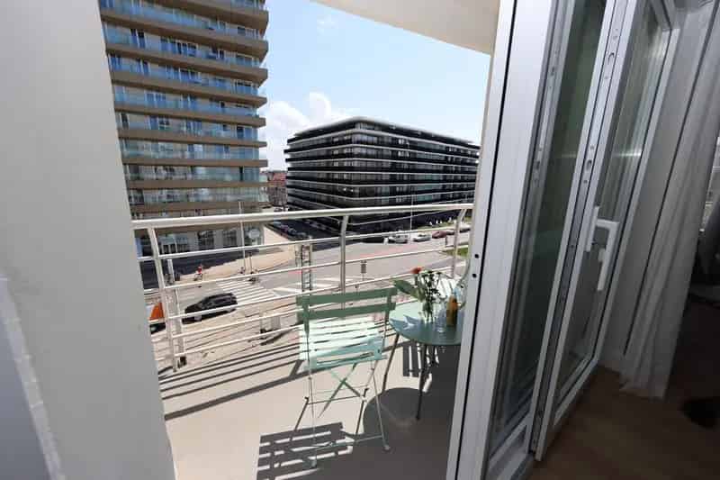 Appartement te huur Zeedijk: Vernieuwd 1 slaapkamer appartement
