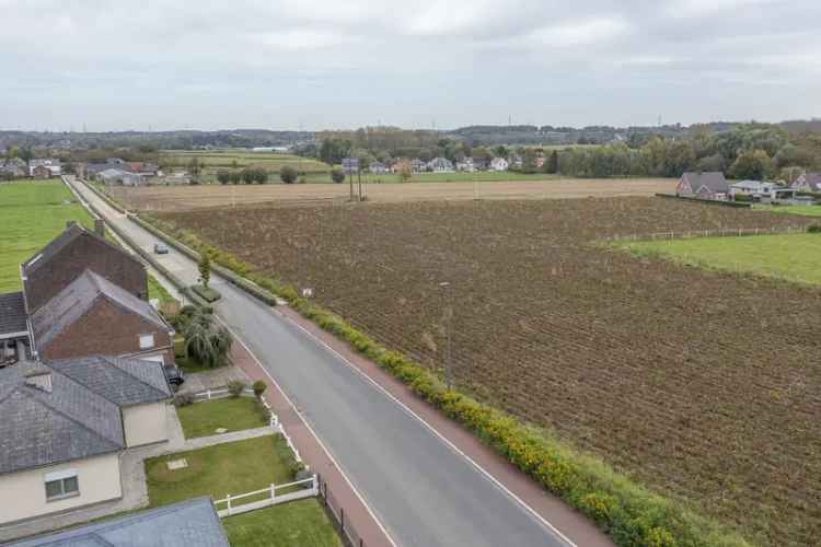 Te renoveren ééngezinswoning met 3 slaapkamers op 3a26.