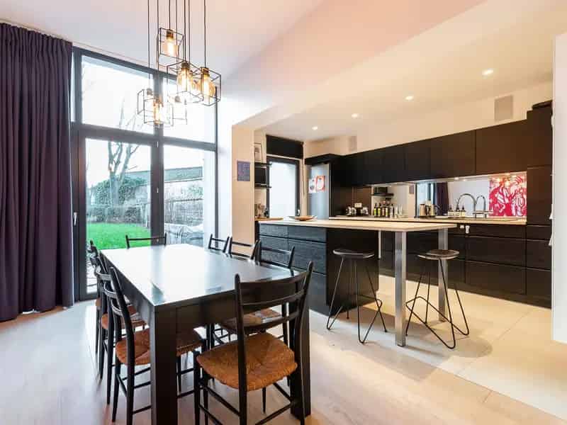 Gezinswoning te huur Elsene 4 slaapkamers tuin 243m²