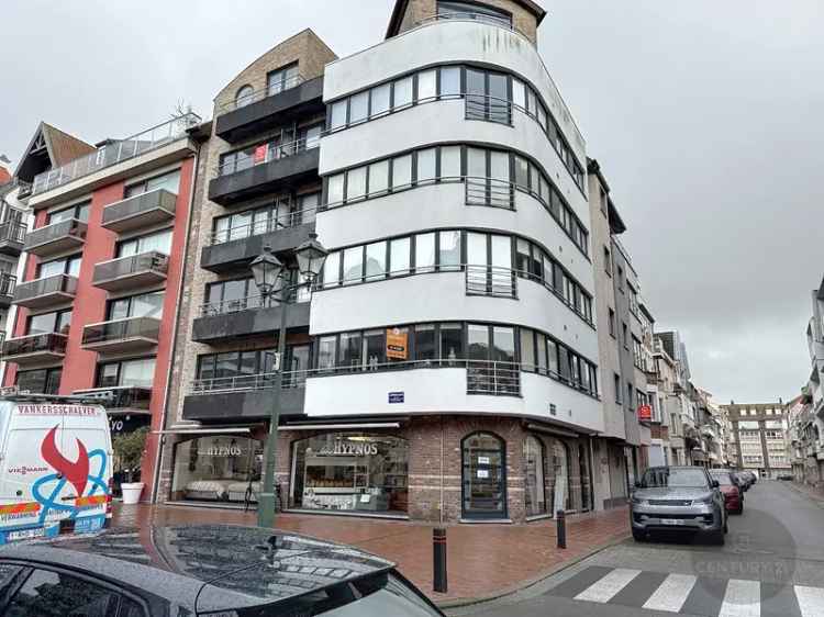 Huur hoekappartement met balkon en zicht op de Lippenslaan