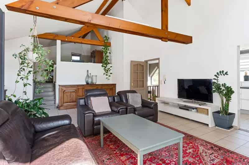 Villa te Kapellen 4 slaapkamers zwembad 2000m²