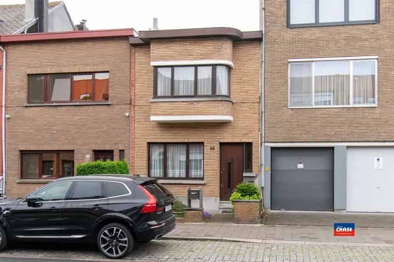 Hoboken: Te renoveren rijwoning 2 slaapkamers tuin