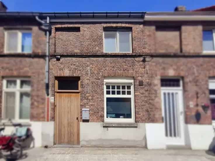 Gezellige Gerenoveerde Woning Te Koop in Brugge