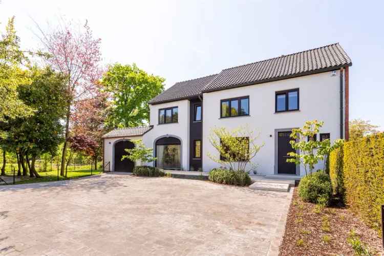 Huis te koop Wilrijk: gerenoveerde villa 1500m²