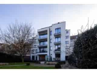 Gelijkvloers Appartement Elsene - Luxe, Terras Tuin Parking
