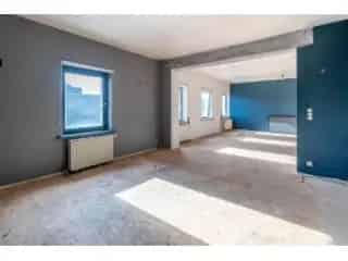 Handelzaak met Appartement te renoveren Overijse