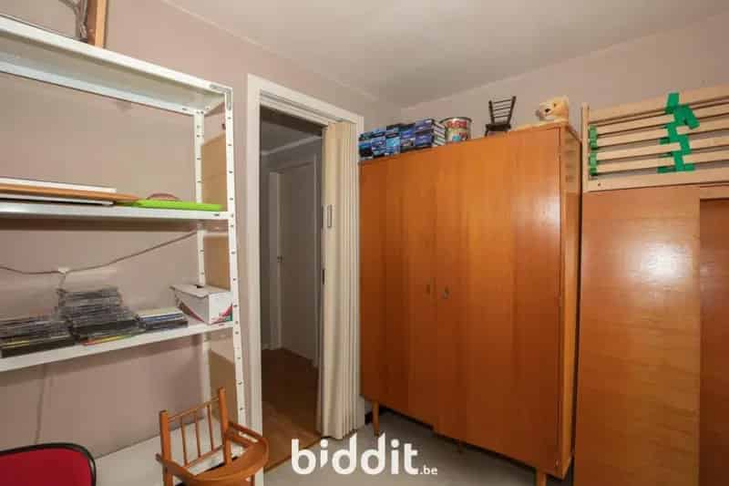 Ruime Halfopen Woning 4 slaapkamers Garage Tuin