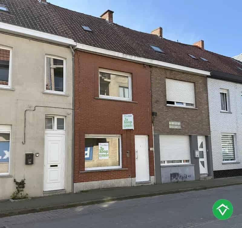 Huis te huur Roeselare 2 slaapkamers zolder koer