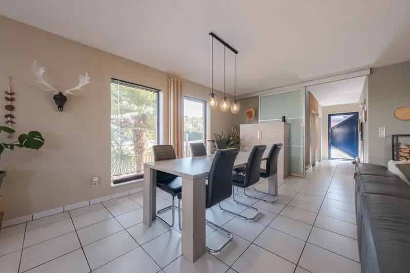 Ruime Instapklare Woning te Huur in Ruisbroek