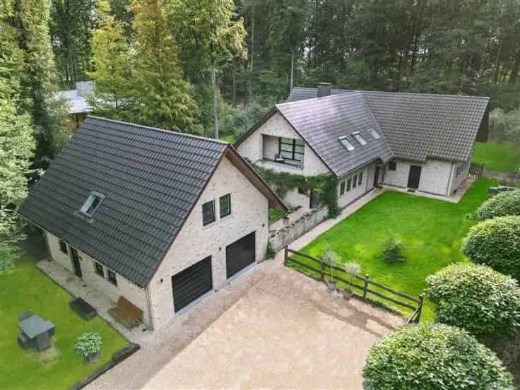 Luxe Villa 830m² 3 Delen 45 Are