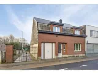 Huis te koop Hekelgem - 3 slaapkamers - Te renoveren