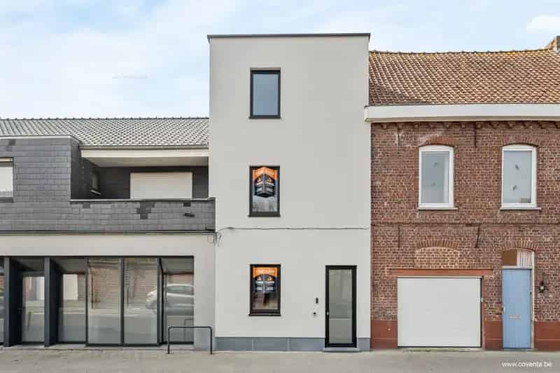 Gerenoveerde woning te Ledegem met 3 slaapkamers en tuin