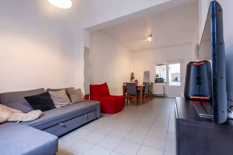 Te Koop: Starterwoning 2 slaapkamers Huis met Koer