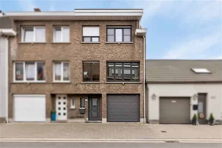 Huis Te Koop Boom: 5 Slaapkamers, Garage, Instapklaar